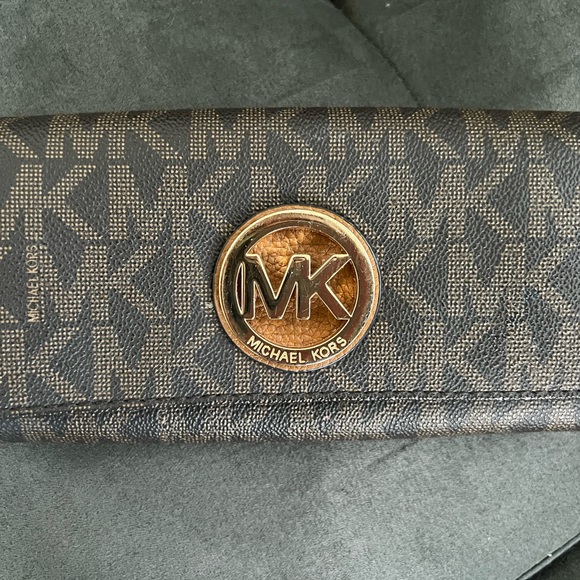 Micheal Kors handbag with wallet - Picture 4 of 5